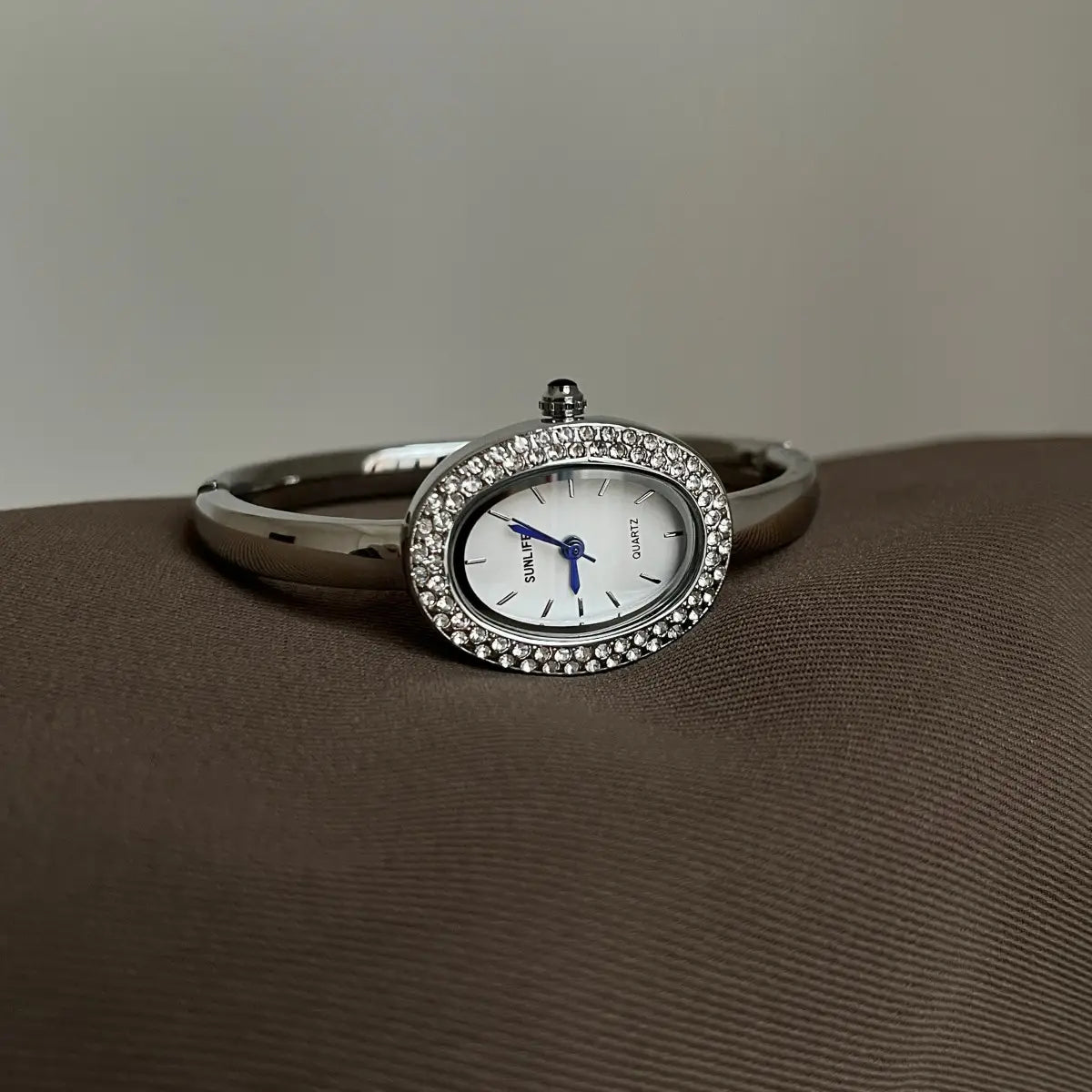 Women Quartz Watch Roman Numerals Vintage Simple Oval Clock Stainless Steel