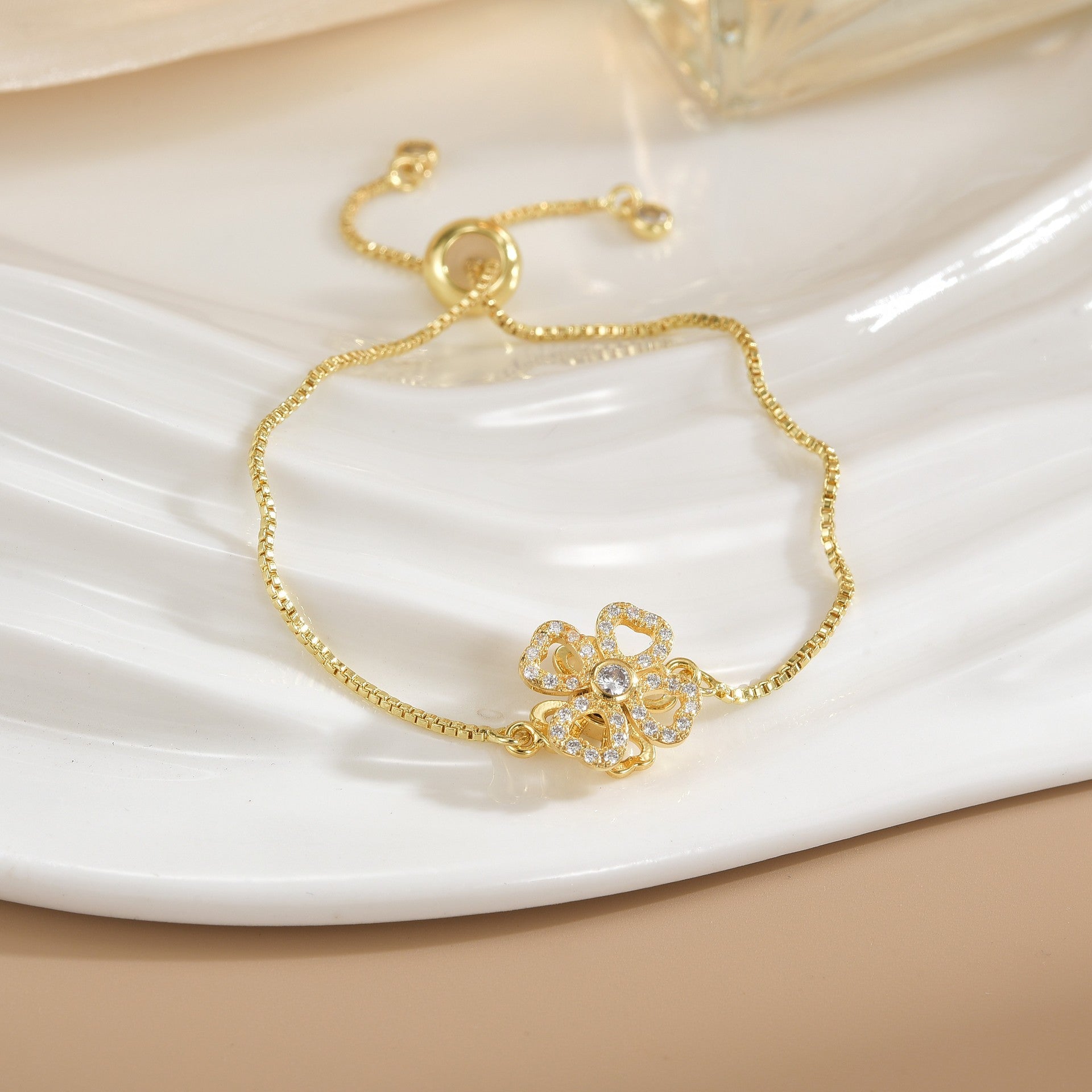 Simple Rotatable Flower Color-preserving Pure Copper Gold-plated Bracelet - Norellé