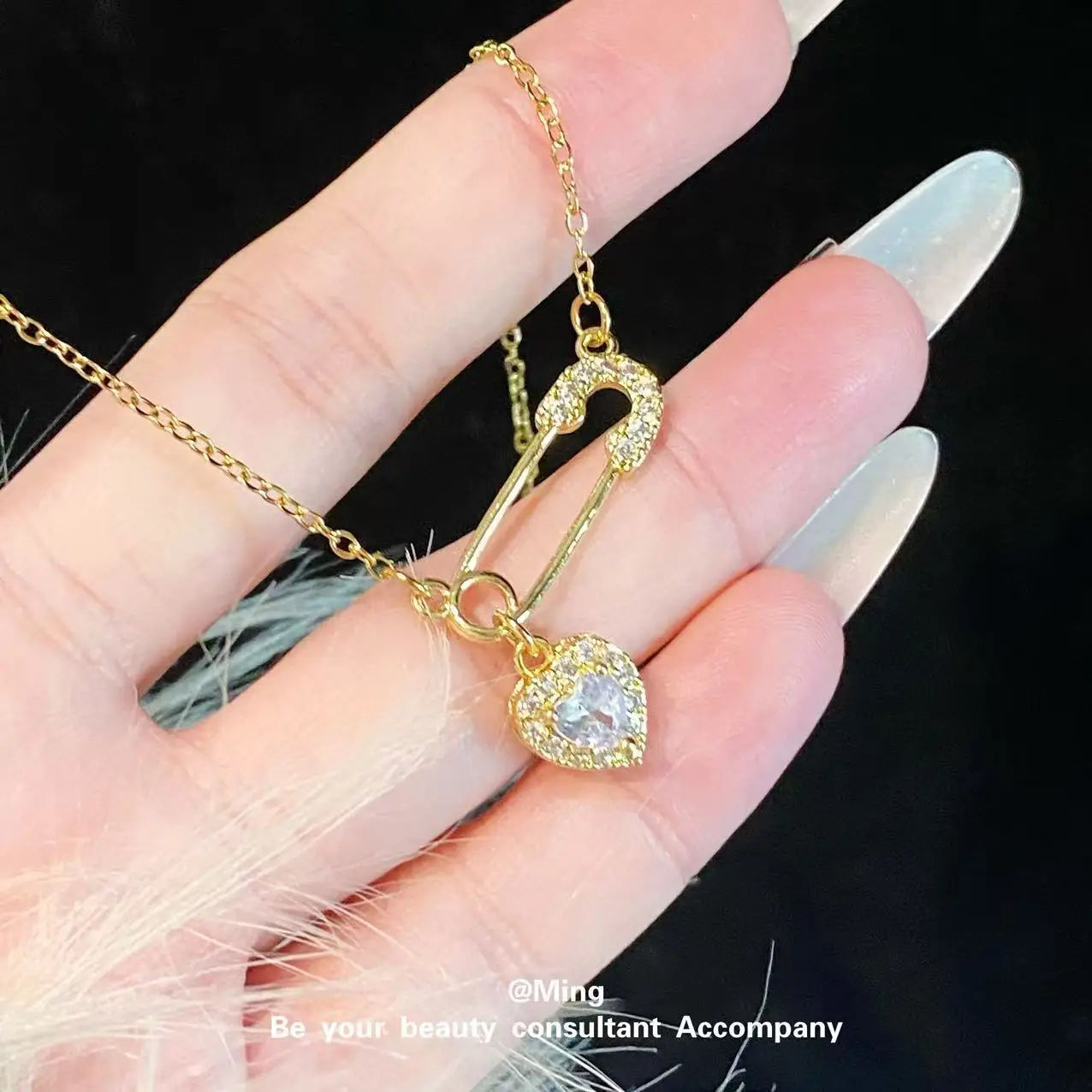 Women’s Personalized Pin Pink Heart-shaped Light Luxury Necklace