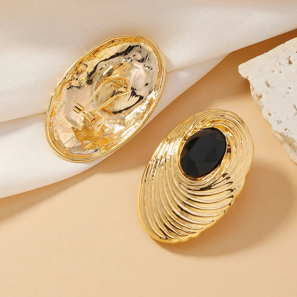 Women’s Vintage Court Style Cocoon-shaped Oval Earrings