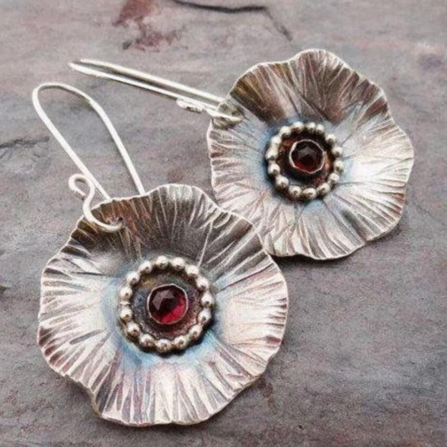 Simple Personality Flower Ancient Silver Inlaid Ruby Earrings - Norellé