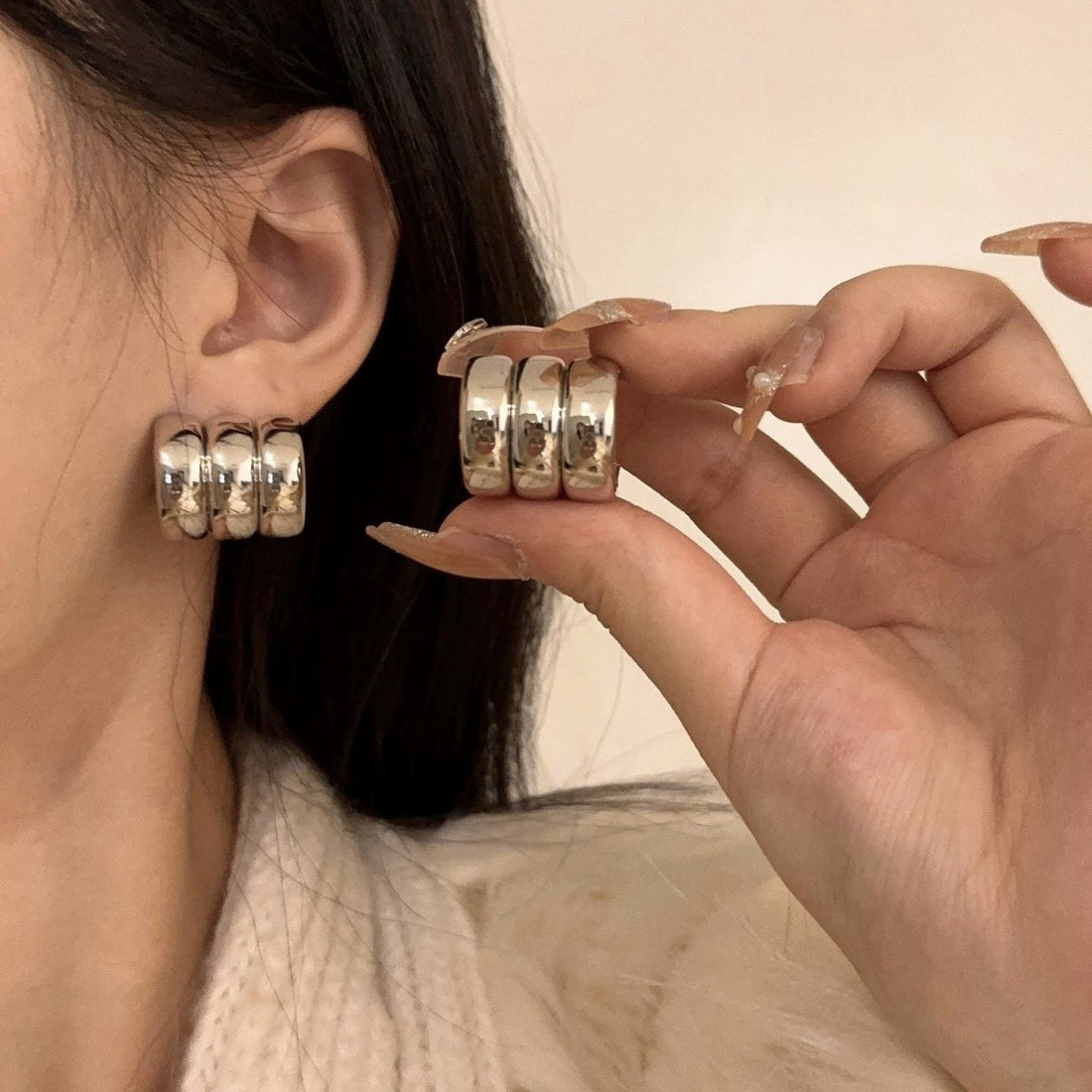Metal Lines C- Shaped Personality Wild Earrings Minimalist Advanced Sense - Norellé