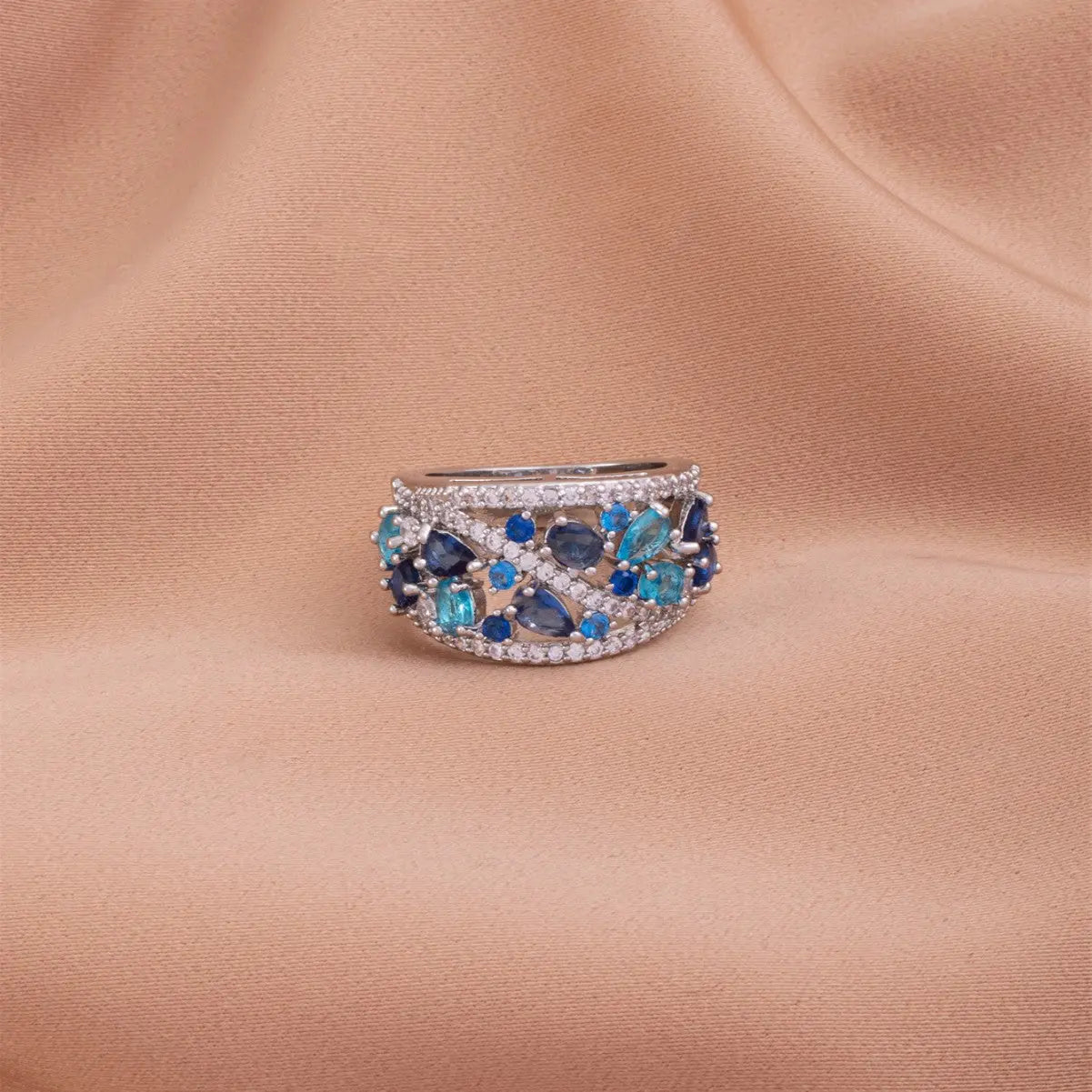 Round Hollow Advanced Texture Ring Unique - Norellé