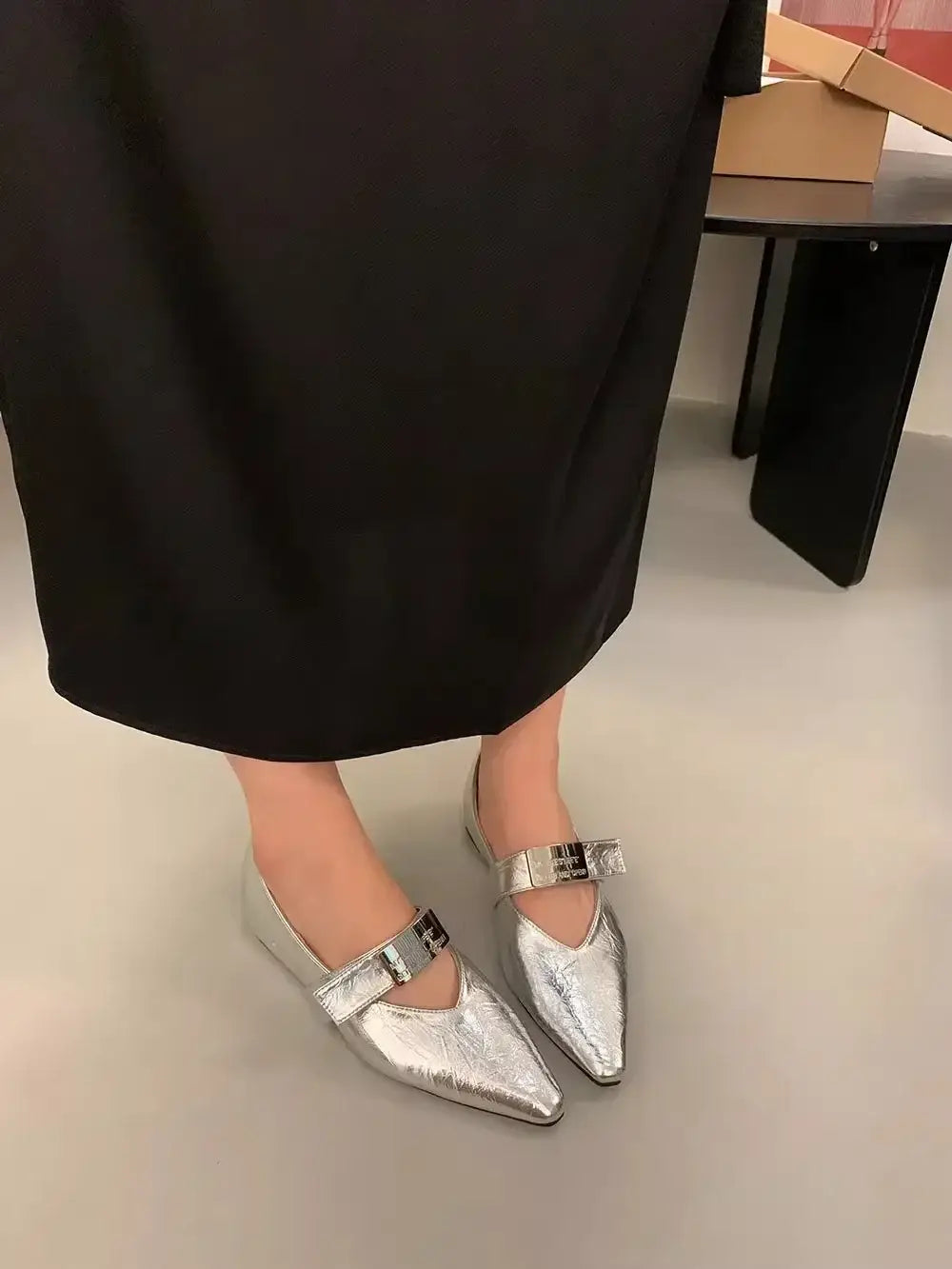 Women’s Retro Pointed Toe Low-Heeled Casual Shoes