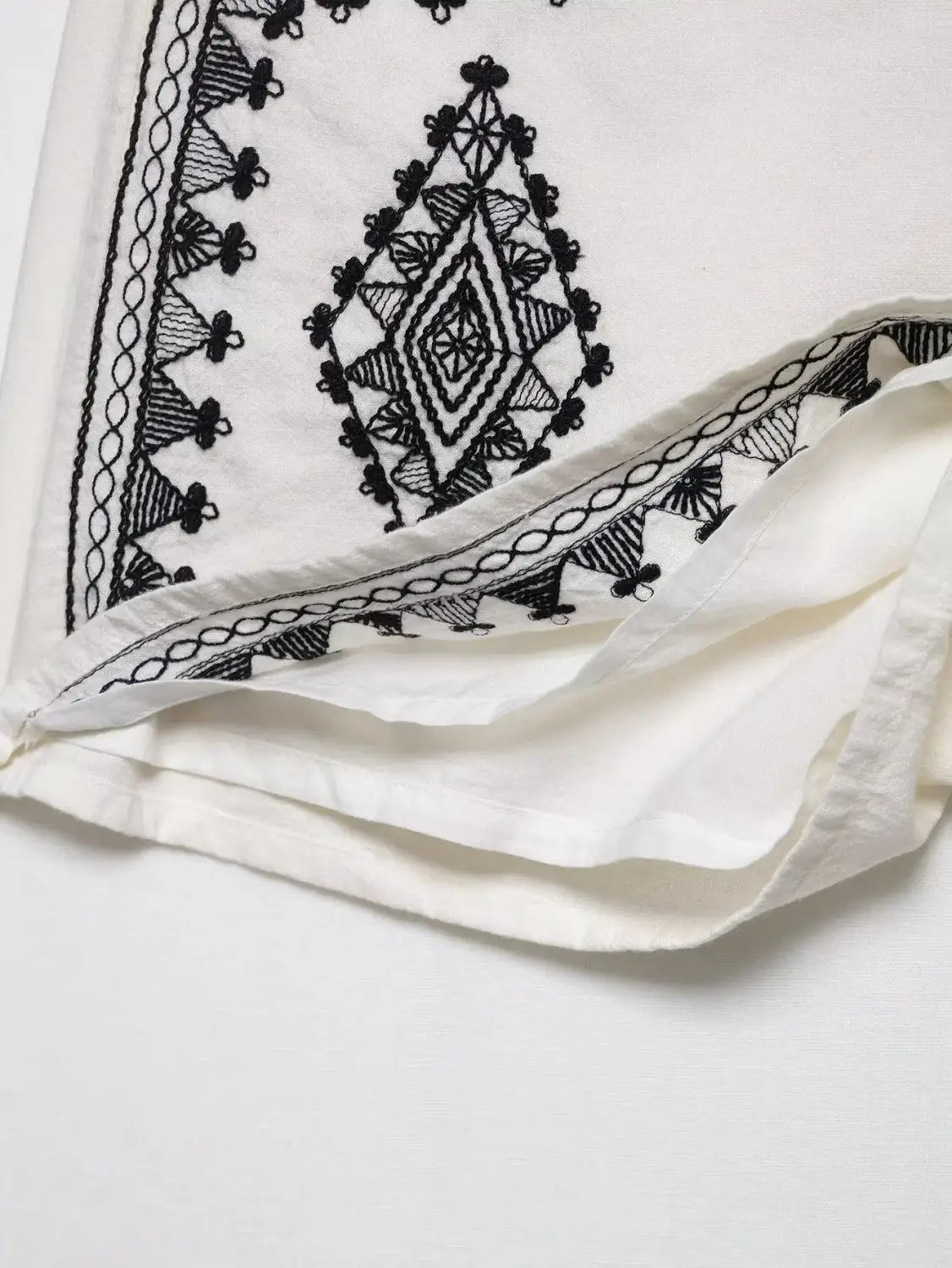 Women’s Casual Embroidered V-neck Vest With Wide-leg Shorts