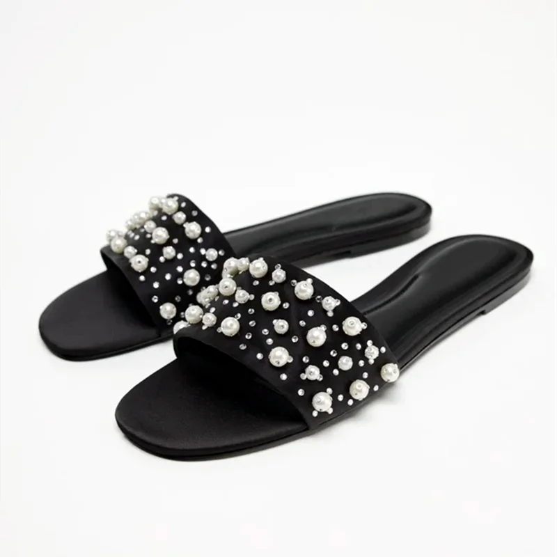 Sparkling White String Bead Decorative Women Slippers