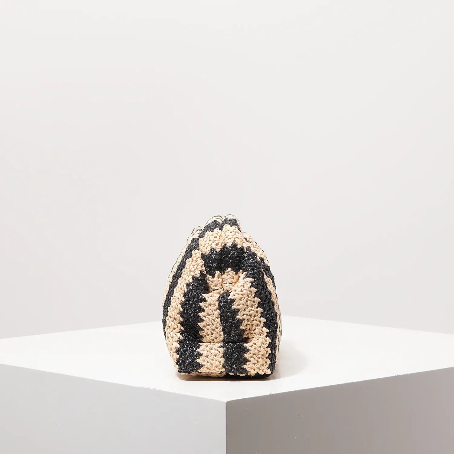 Striped Contrasting Color Knitted Ladies Clutch Bag