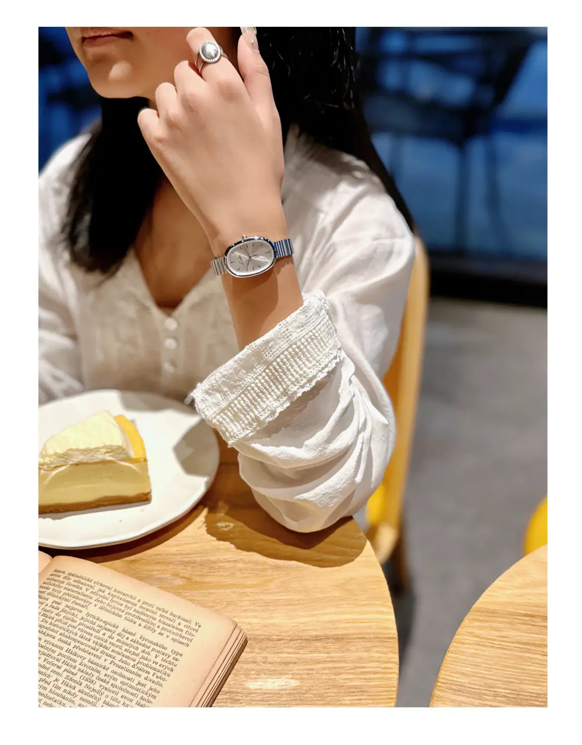 Women’s Watch With Gold Bracelet Vintage & Luxury Ins Style