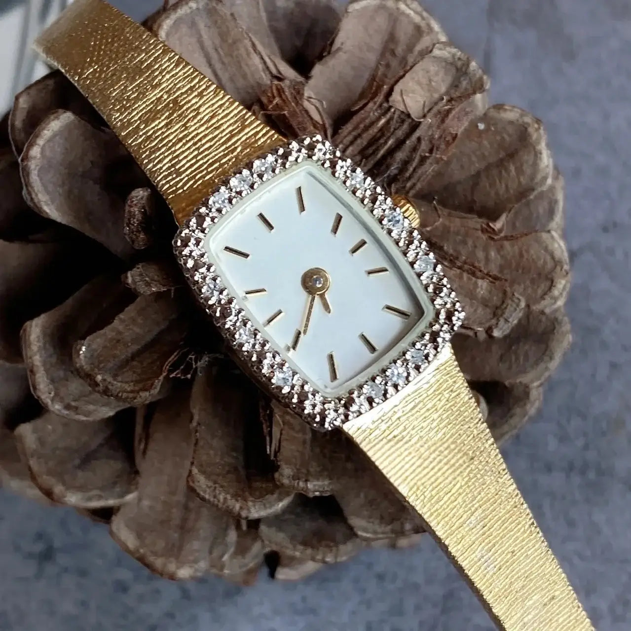 Women’s Watch Medieval Diamond Vintage Retro