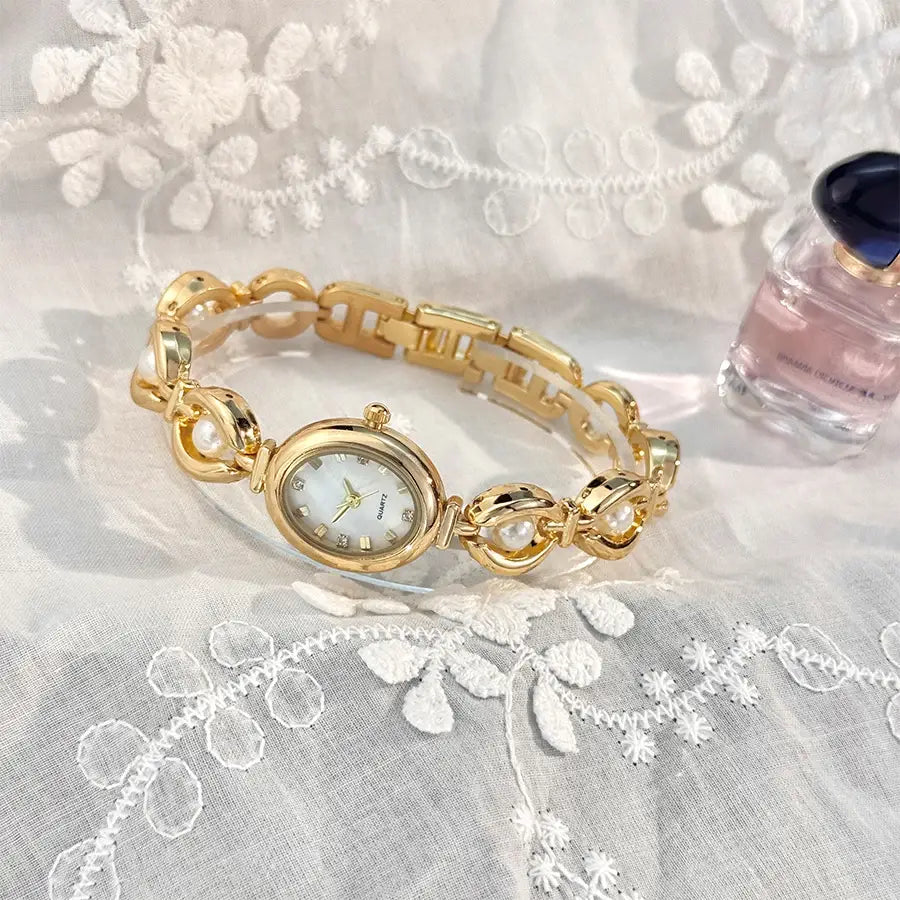 Elegant Oval Vintage High-Appeal Ladies Quartz Watch