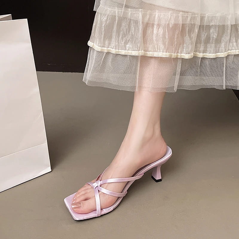 Square Head Open-toed Women’s Slippers