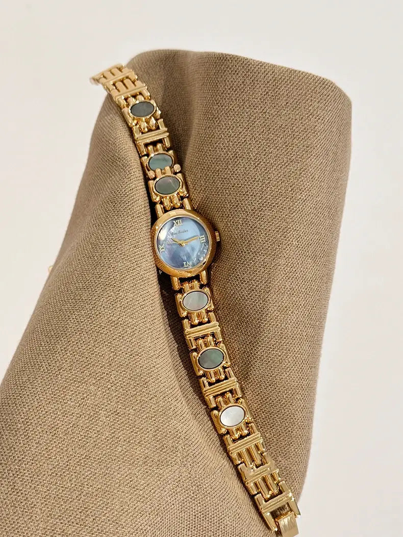 Women Watch Shell High Quality Bracelet Quartz Wristwatch