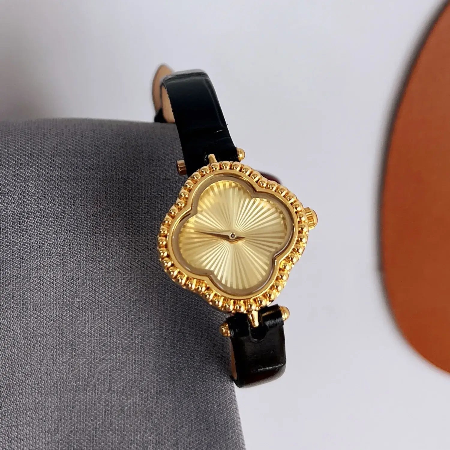 Bracelet Women’s Watch Retro Quartz