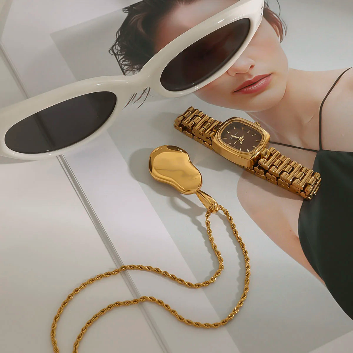 Pearl Necklace Irregular Geometric Pendant