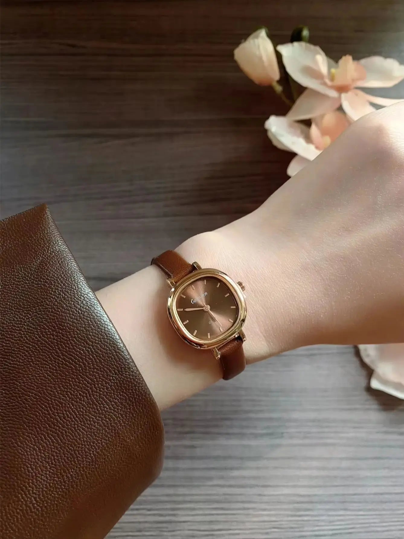 Square Exquisite Girls’ Watch Brown Strap Simple and Versatile