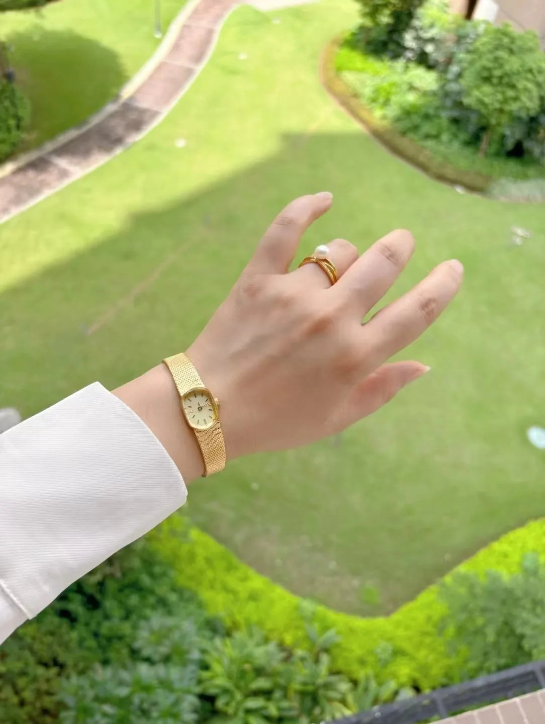 Women’s Watch Vintage Gold Luxury High end