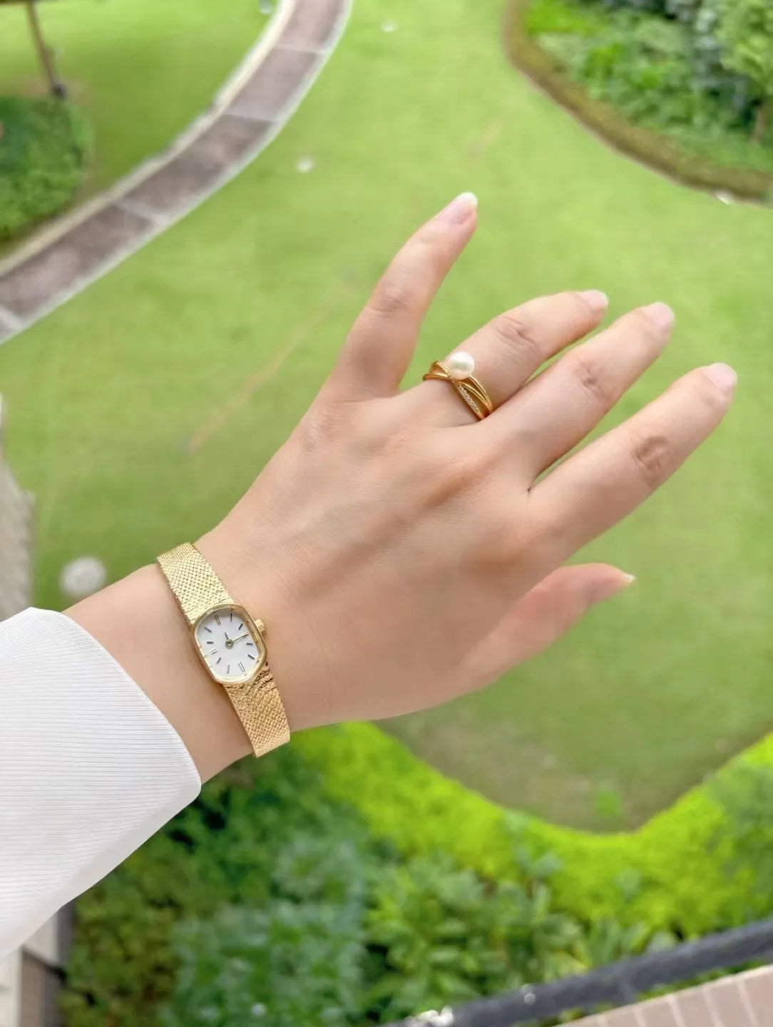 Women’s Watch Vintage Gold Luxury High end