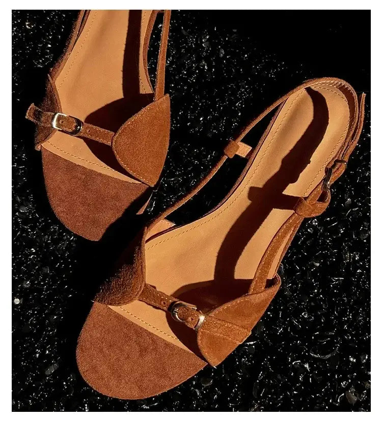Vintage Line Flat Sandals