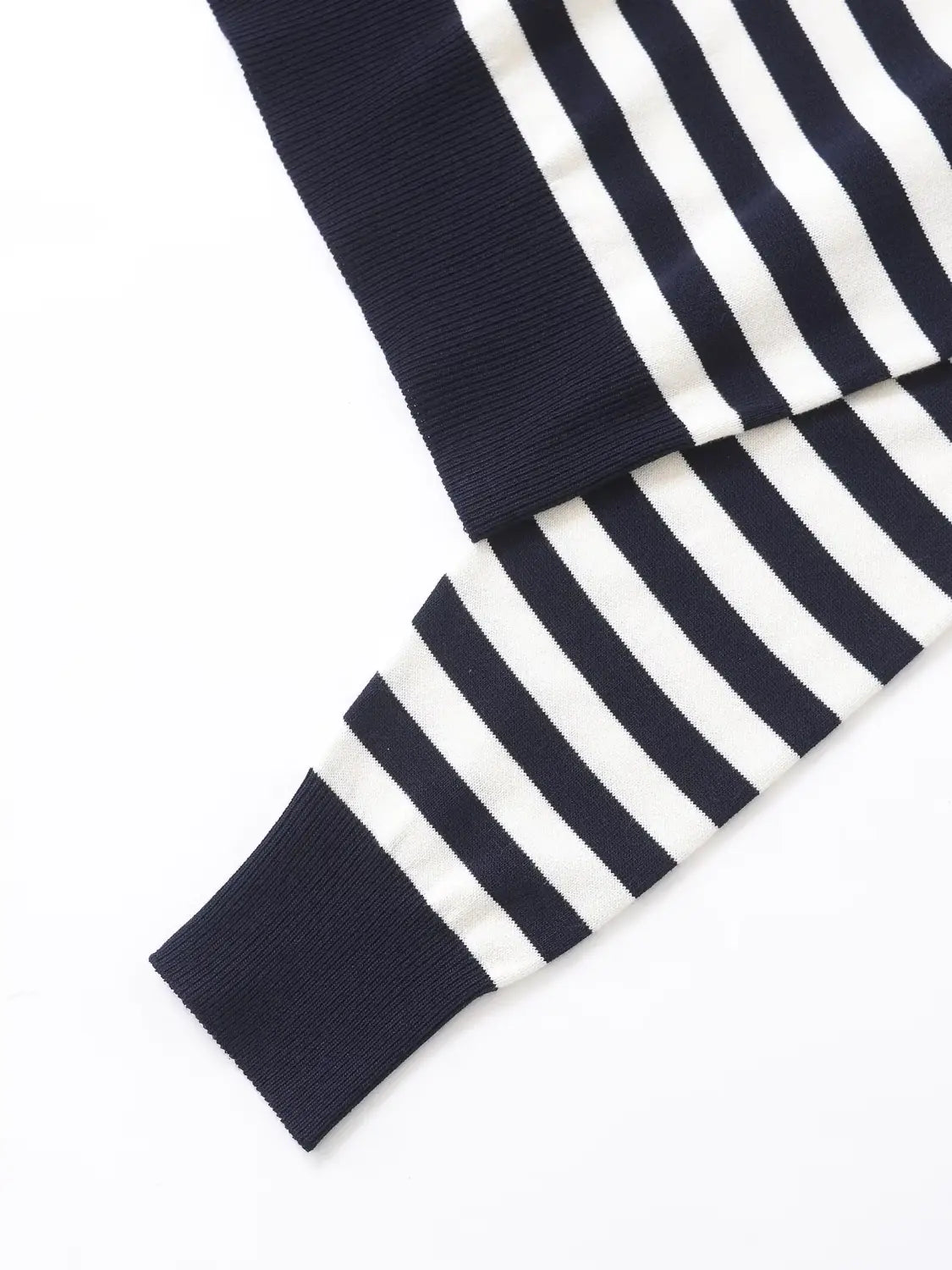 Women’s Round Neck Long Sleeve Striped Casual Loose Knitted Sweater