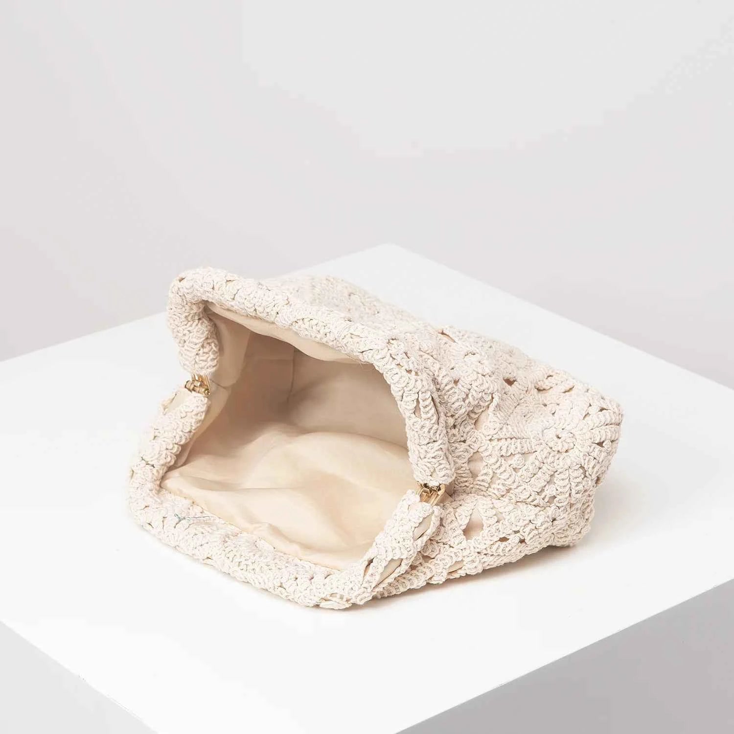 Pattern Hollow Woven Bag