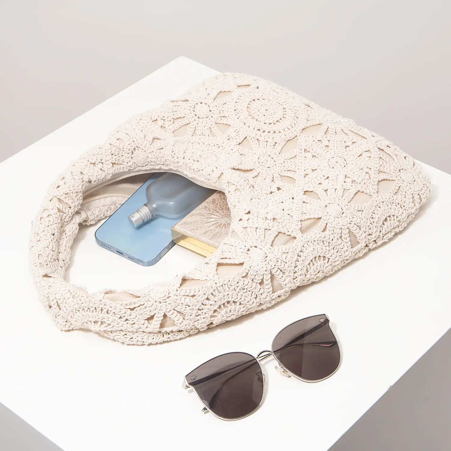 Pattern Hollow Woven Shoulder Bag