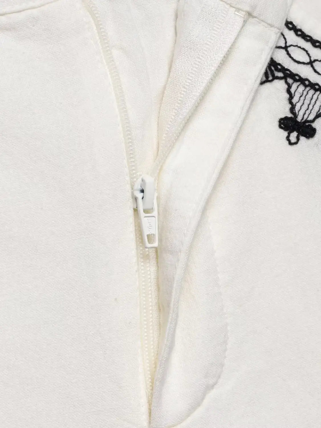 Women’s Casual Embroidered V-neck Vest With Wide-leg Shorts