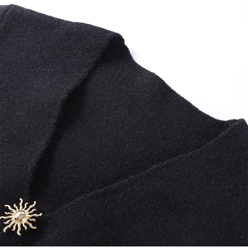 Elegant V-neck Solid Knitted Cardigan For Women