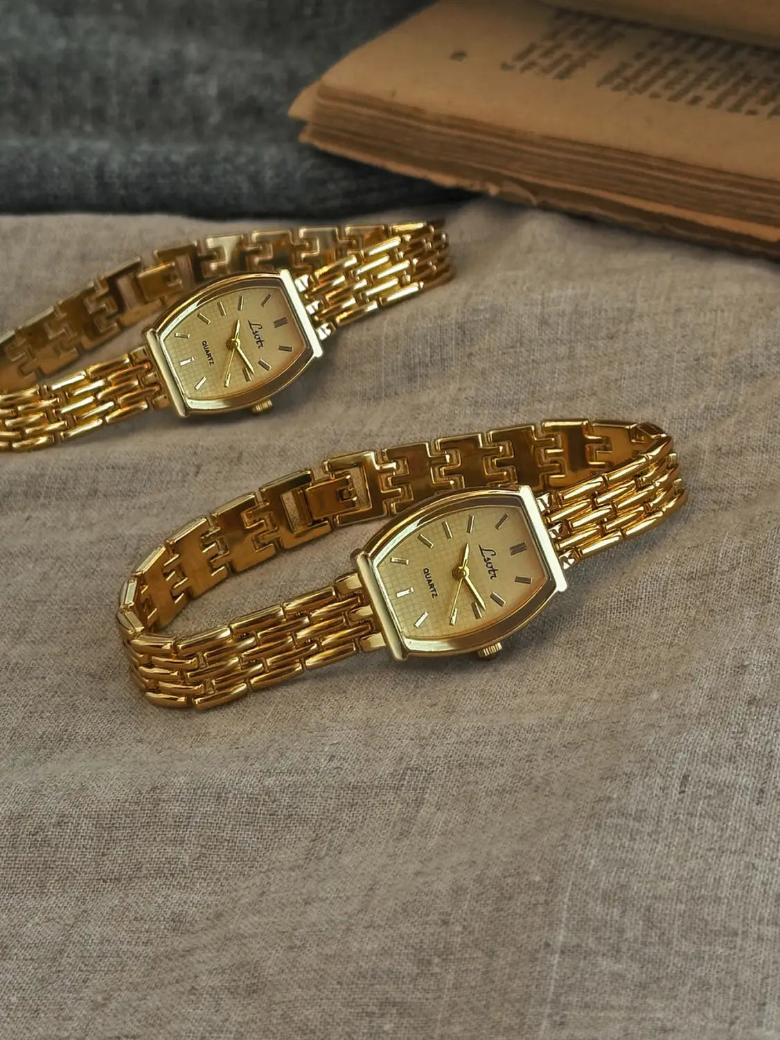 French Retro Gold Small Dial Ladies Watch