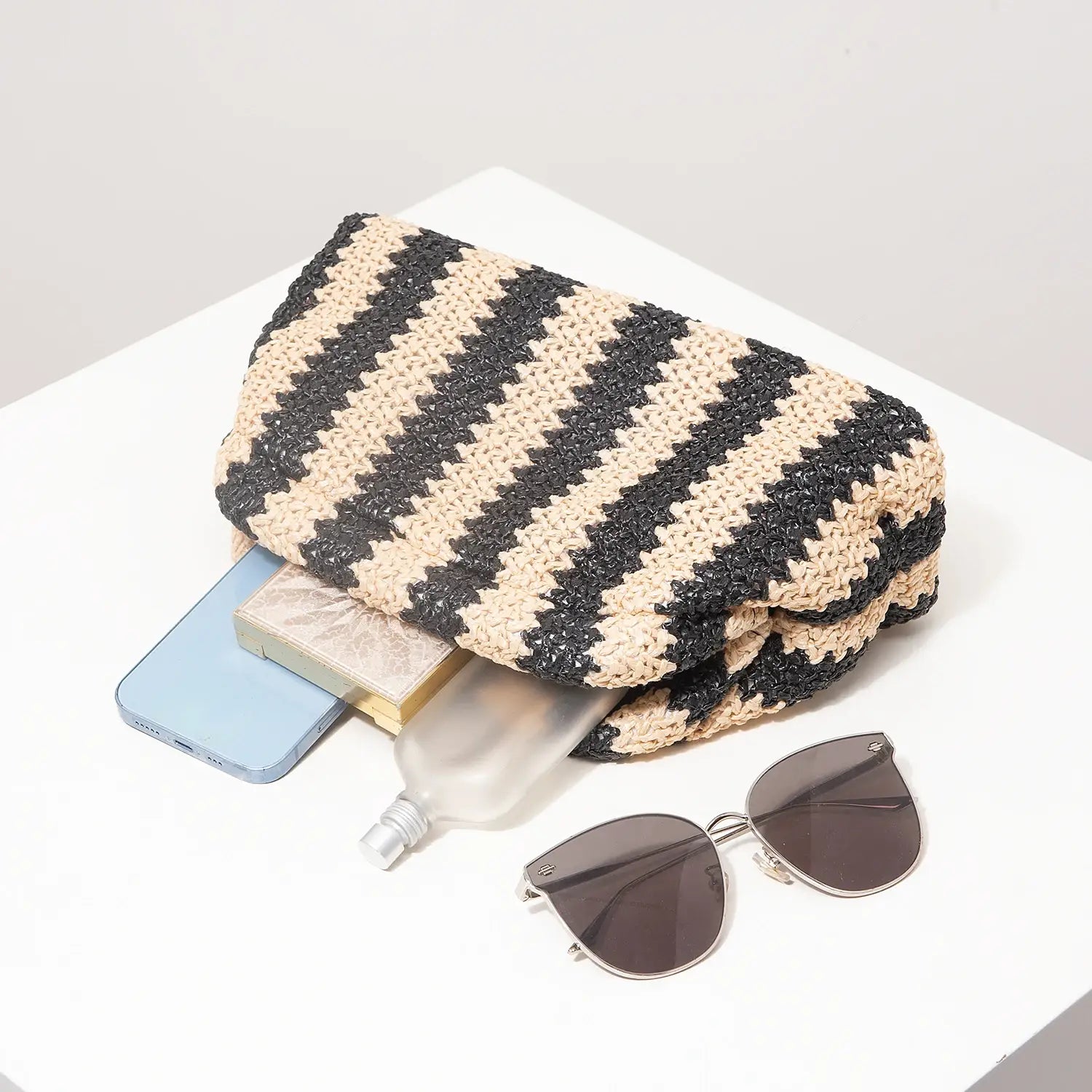 Striped Contrasting Color Knitted Ladies Clutch Bag