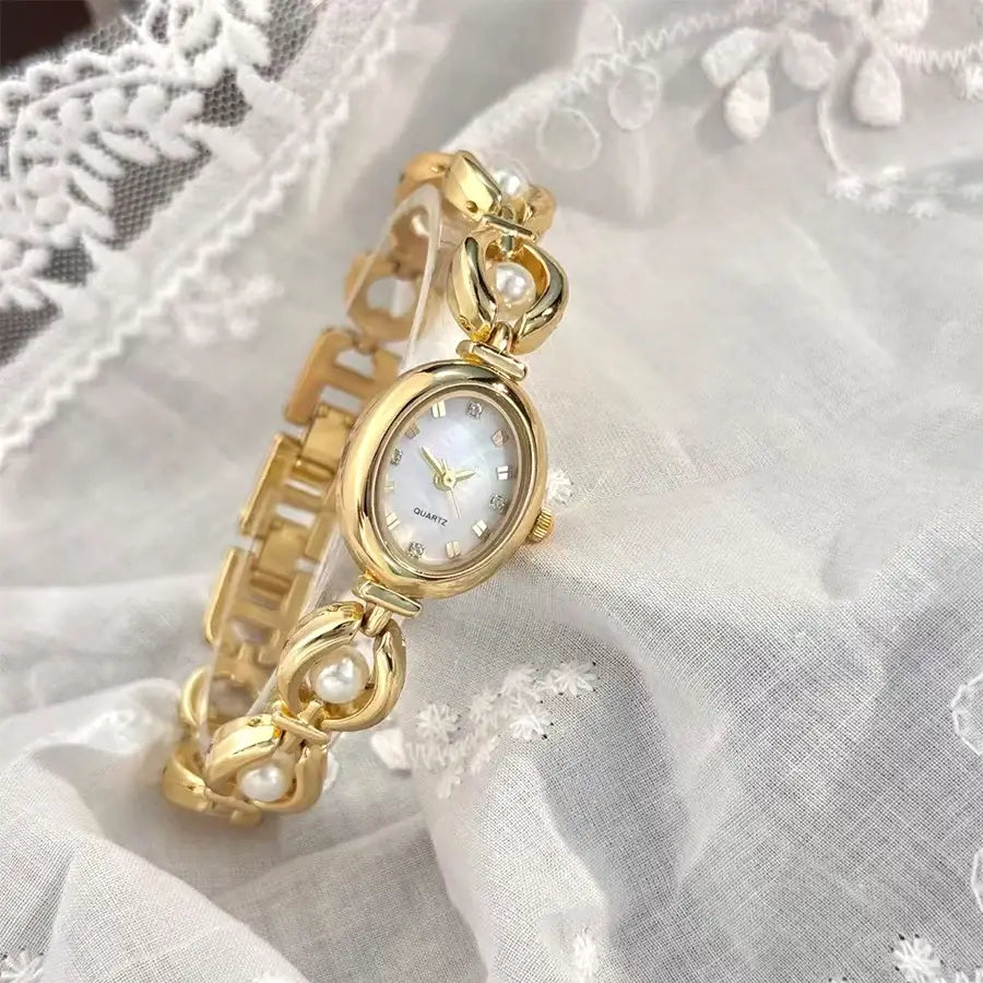 Elegant Oval Vintage High-Appeal Ladies Quartz Watch