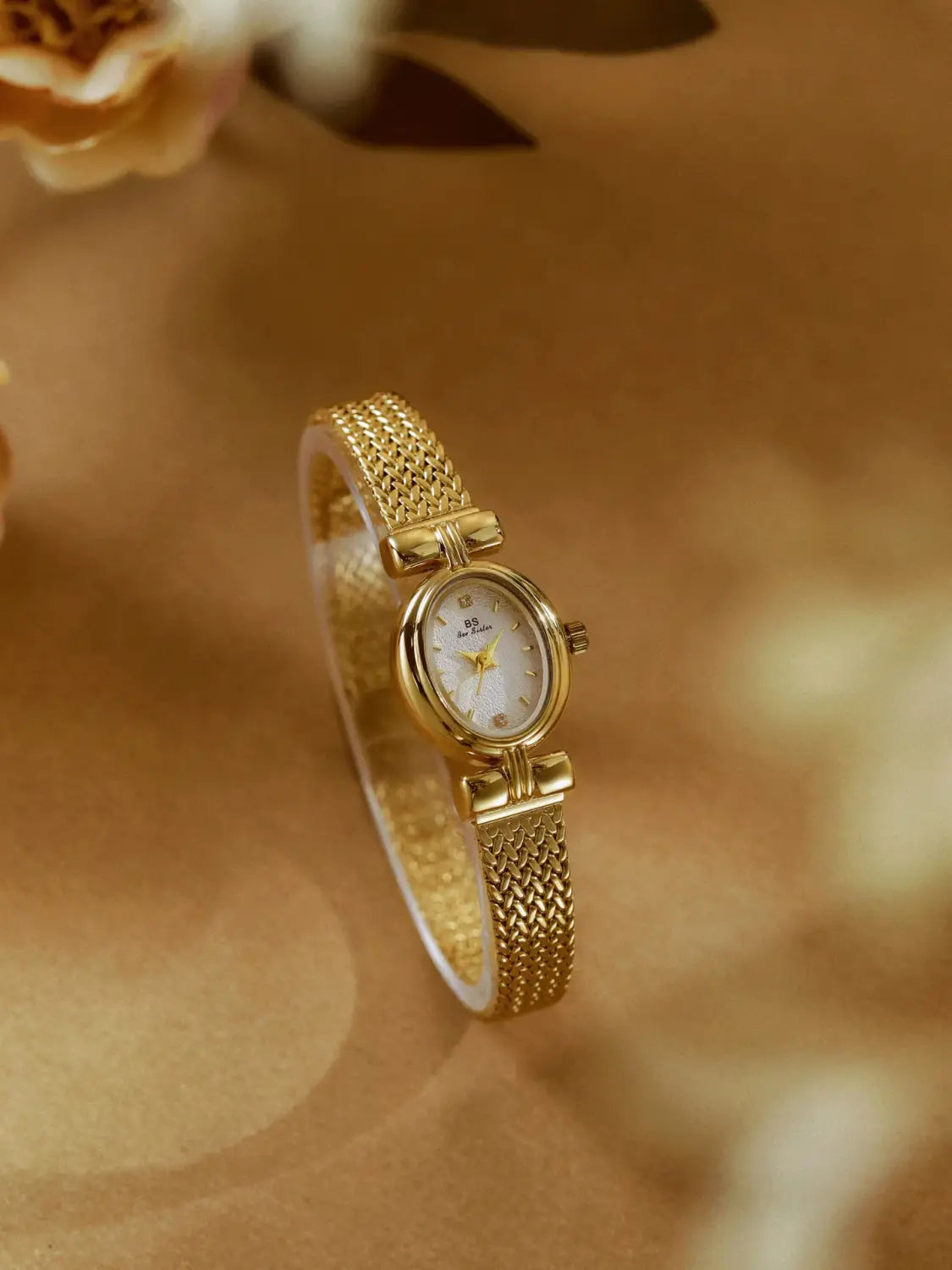 Ladies Watch Vintage Luxury High Quality Gold Oval Small Wrist