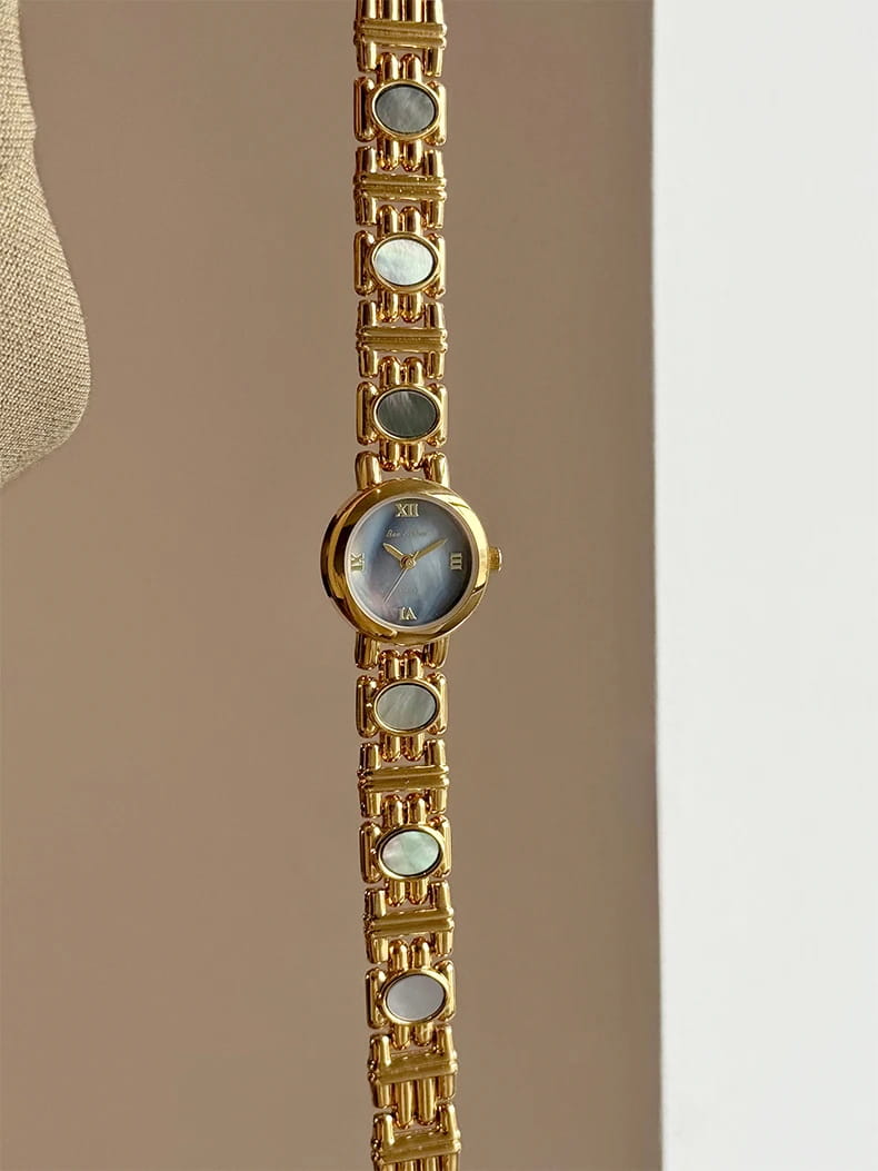 Women Watch Shell High Quality Bracelet Quartz Wristwatch