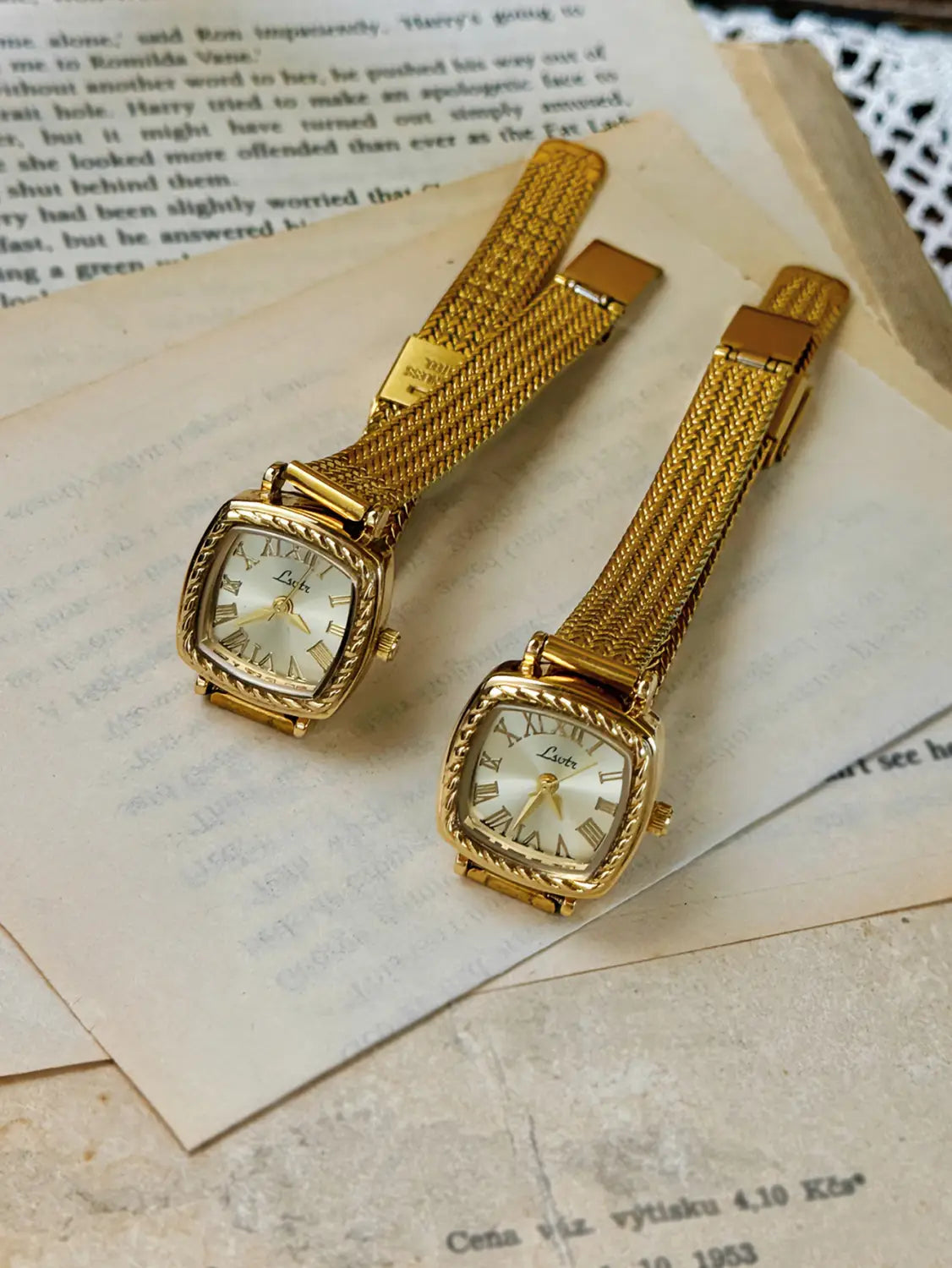 French Vintage Style Gold Dial Quartz Copper Watchband Women’s Wristwatch