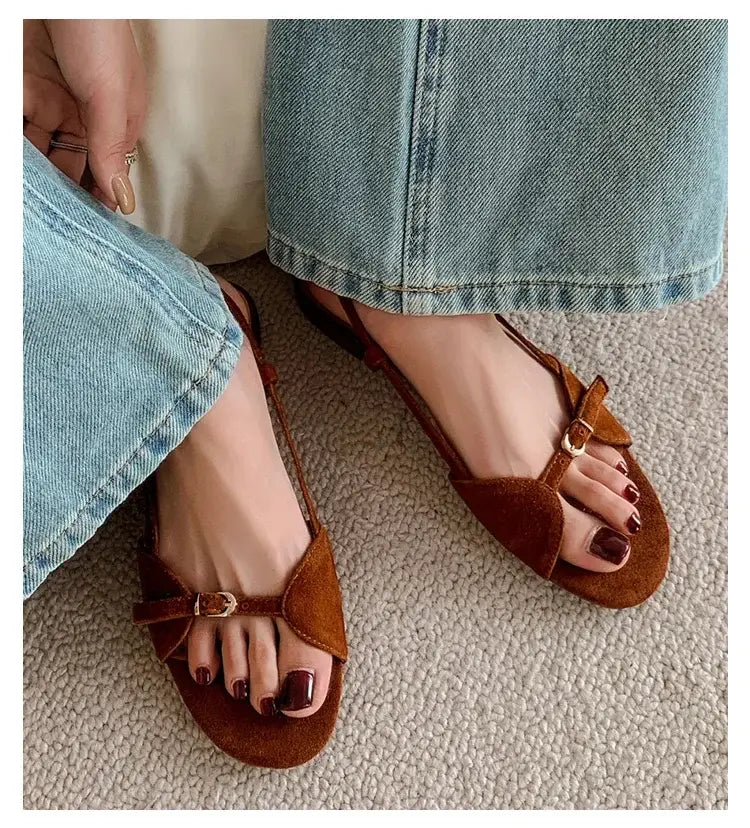 Vintage Line Flat Sandals