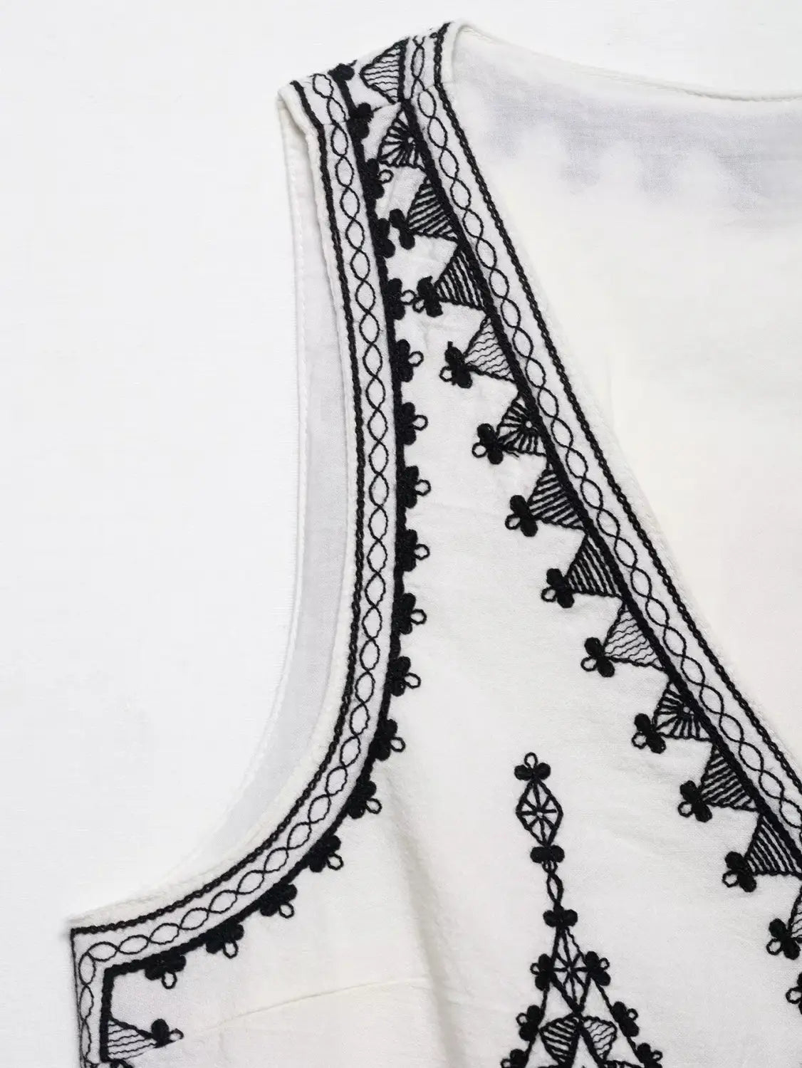 Women’s Casual Embroidered V-neck Vest With Wide-leg Shorts