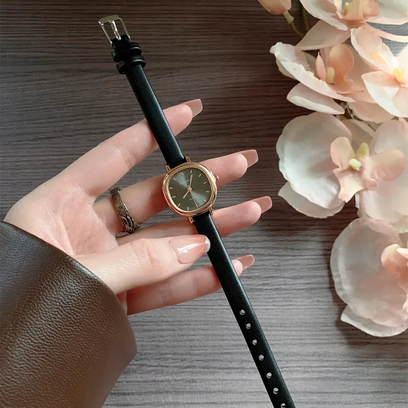 Square Exquisite Girls’ Watch Brown Strap Simple and Versatile