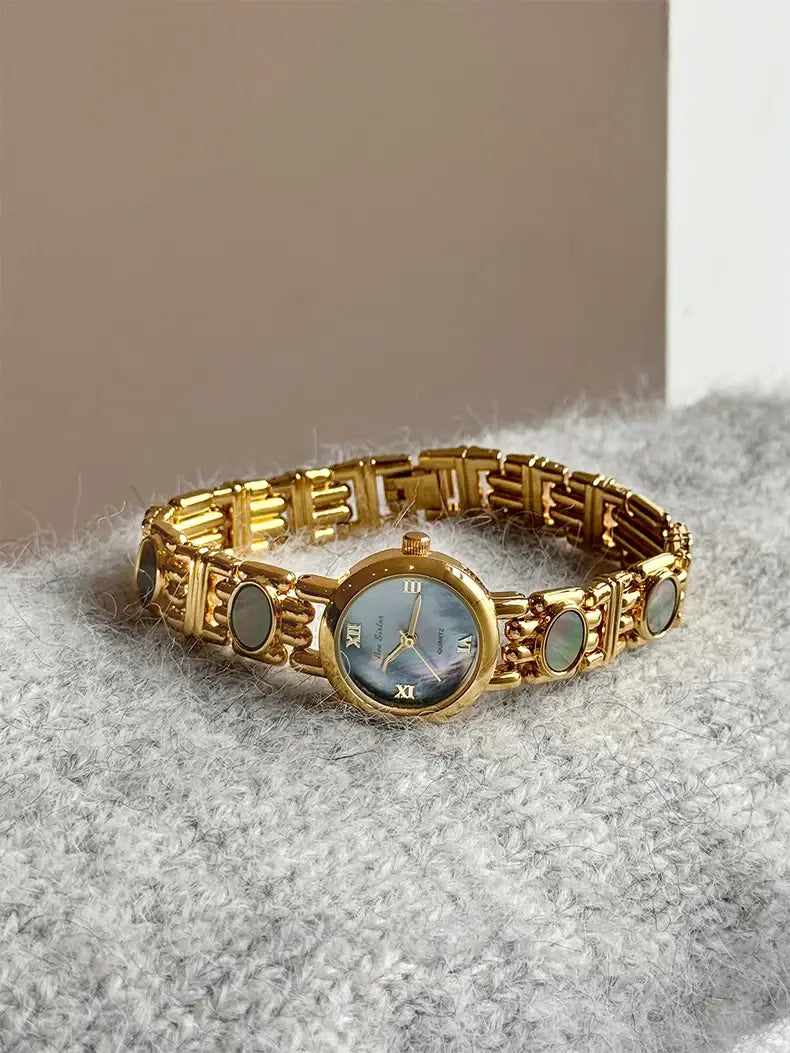 Women Watch Shell High Quality Bracelet Quartz Wristwatch