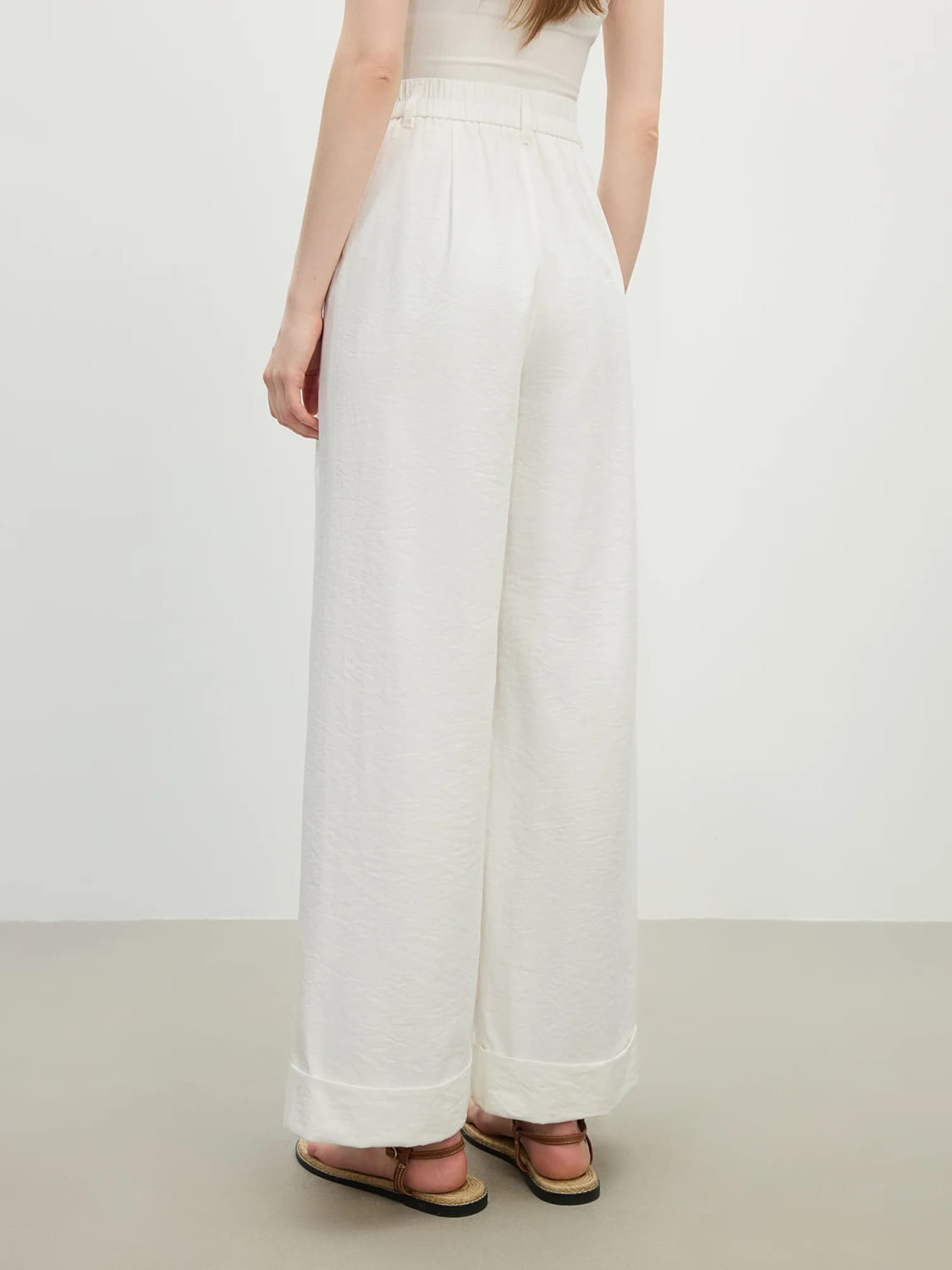 Double Pleat Slimming Straight-Leg for Women