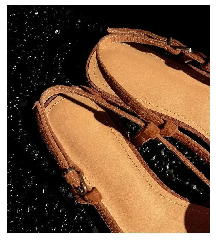 Vintage Line Flat Sandals