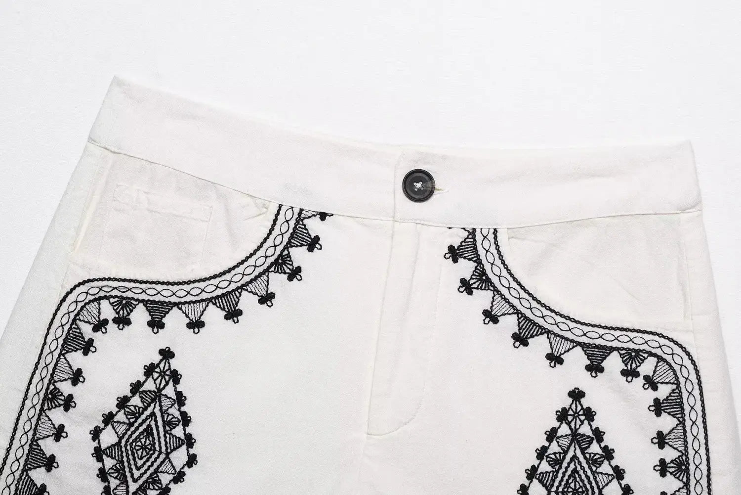 Women’s Casual Embroidered V-neck Vest With Wide-leg Shorts