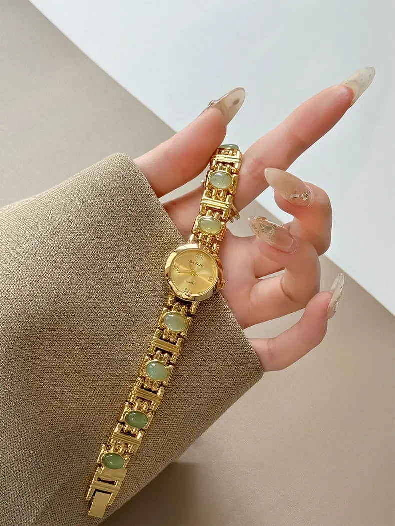 Women Watch Shell High Quality Bracelet Quartz Wristwatch