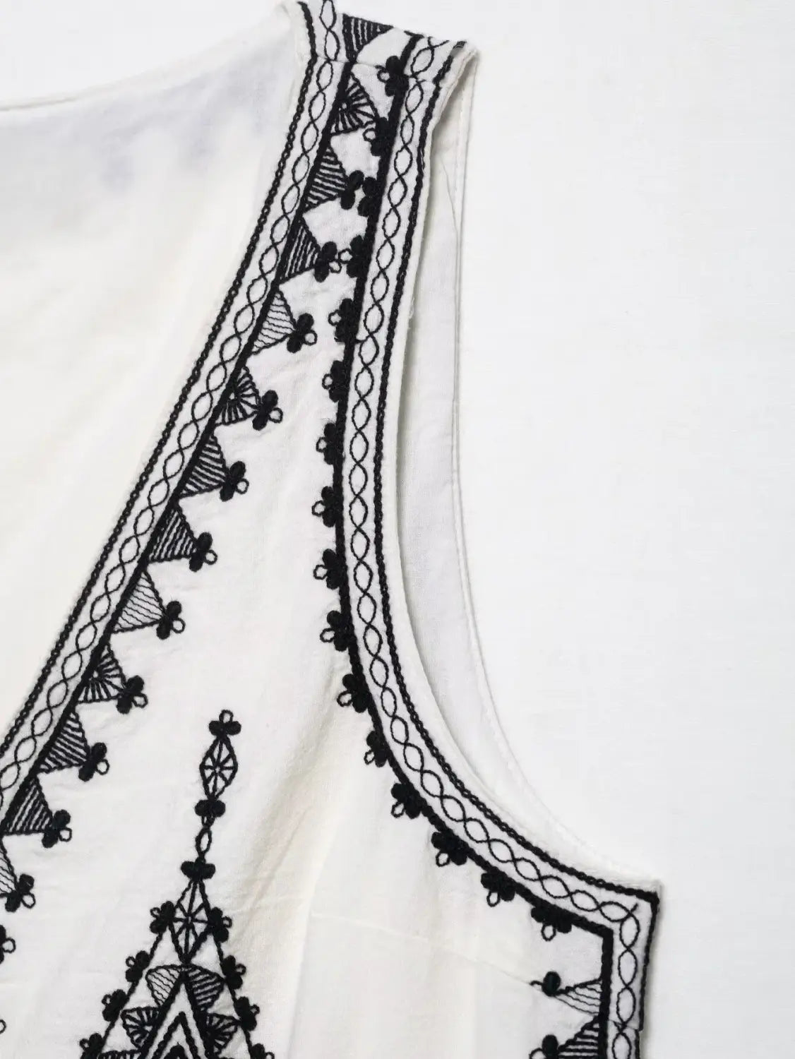 Women’s Casual Embroidered V-neck Vest With Wide-leg Shorts