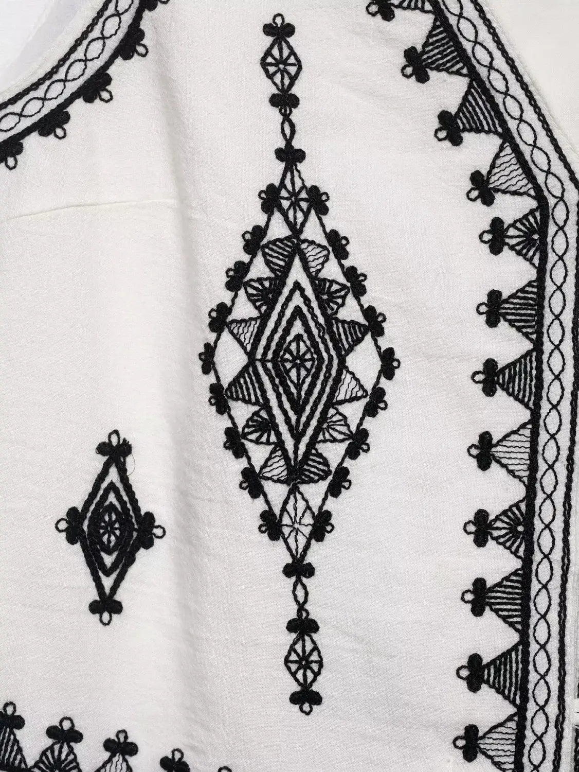 Women’s Casual Embroidered V-neck Vest With Wide-leg Shorts