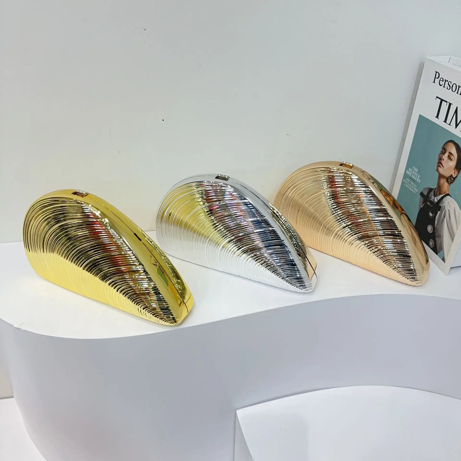 Retro Golden Silver Metal Large Shell Acrylic Bag