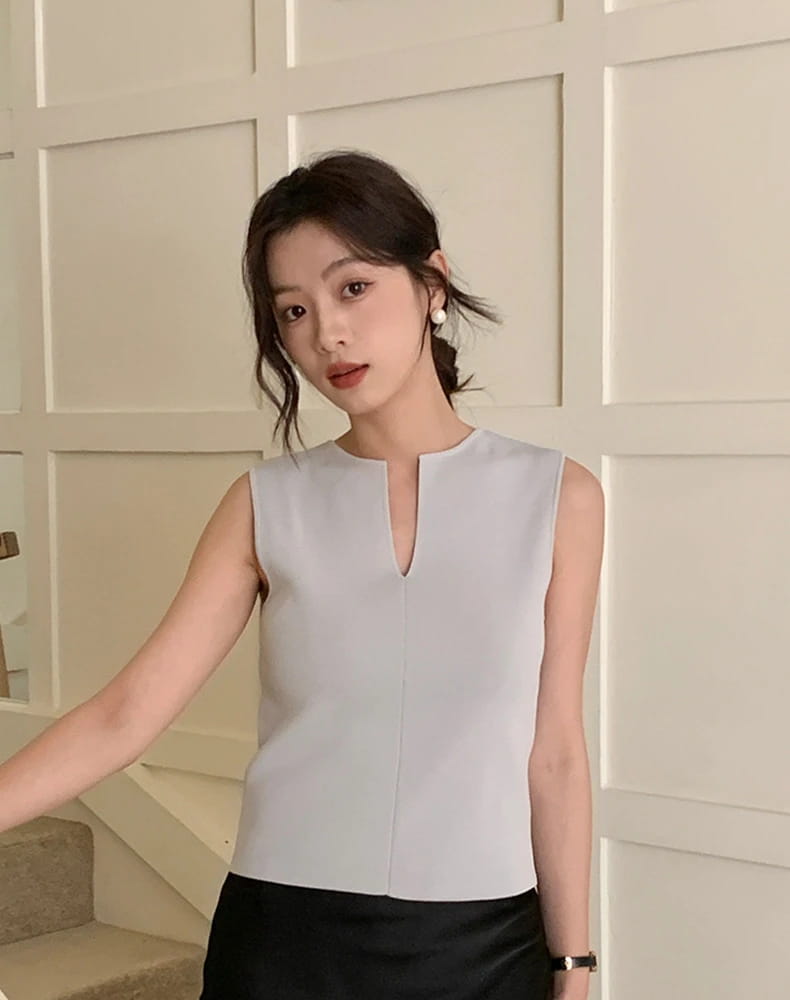 Women V-neck Breathable Sleeveless Knit Tank Top
