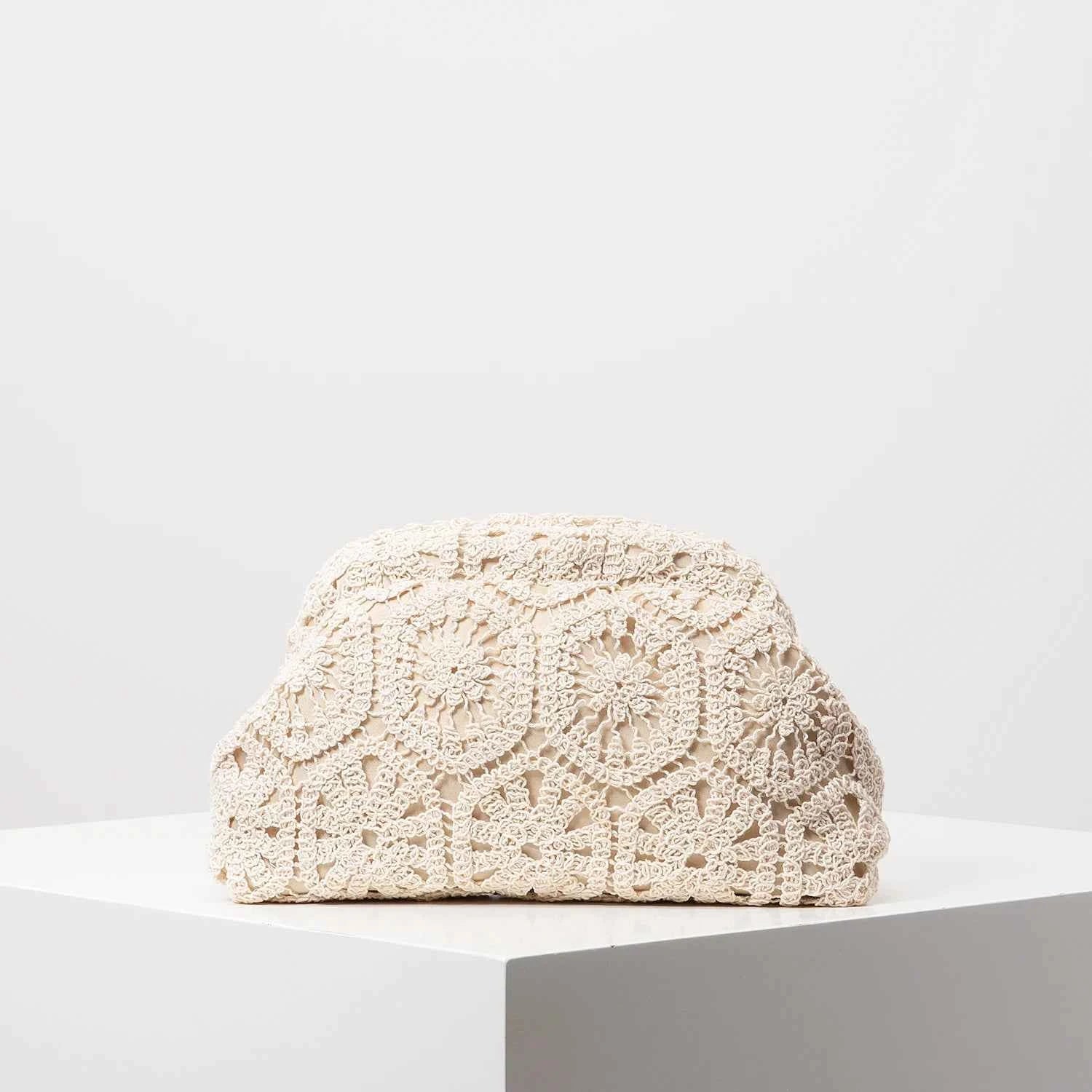Pattern Hollow Woven Bag