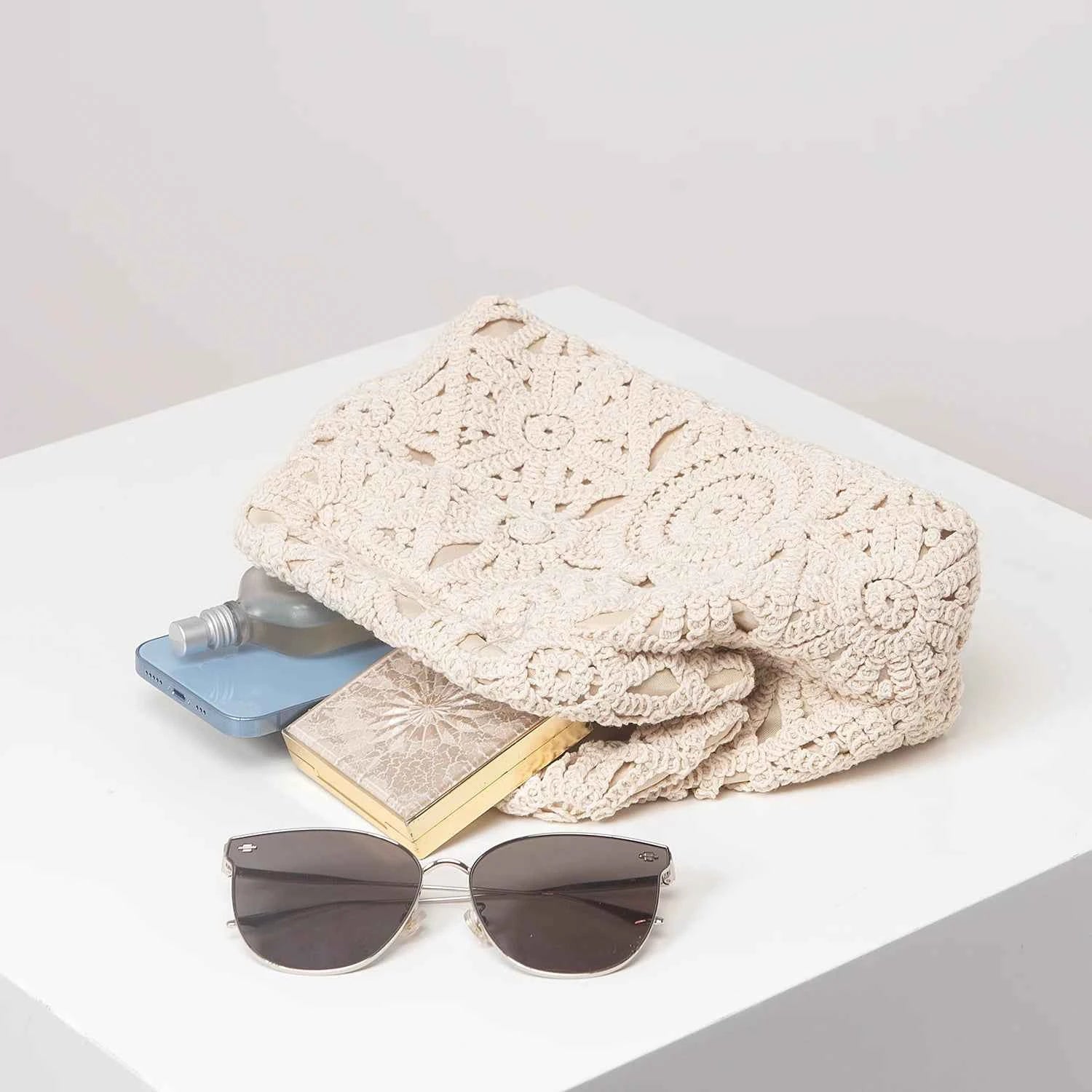 Pattern Hollow Woven Bag