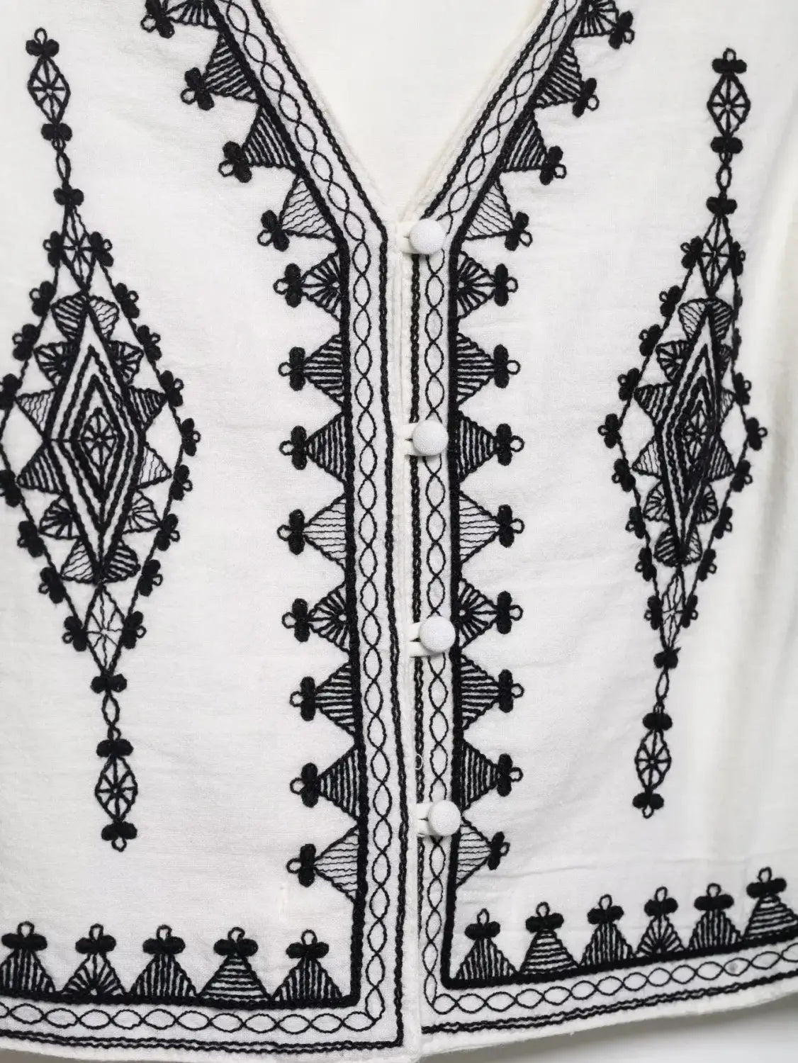 Women’s Casual Embroidered V-neck Vest With Wide-leg Shorts