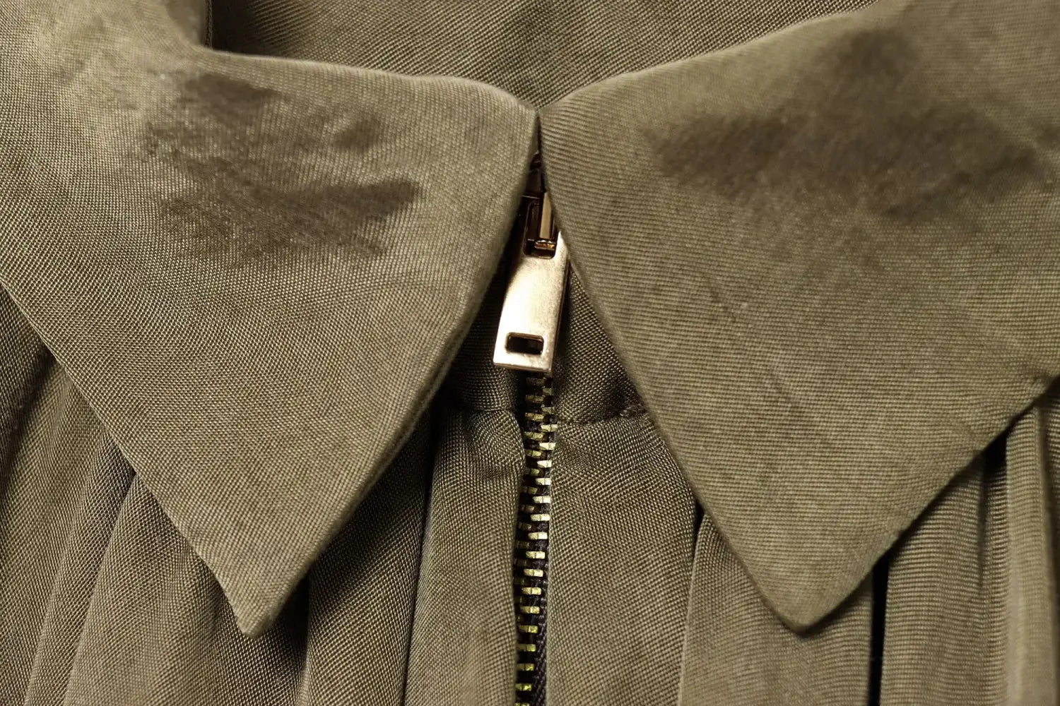 Elegant Pleated Green Oversize Bomber Jacket