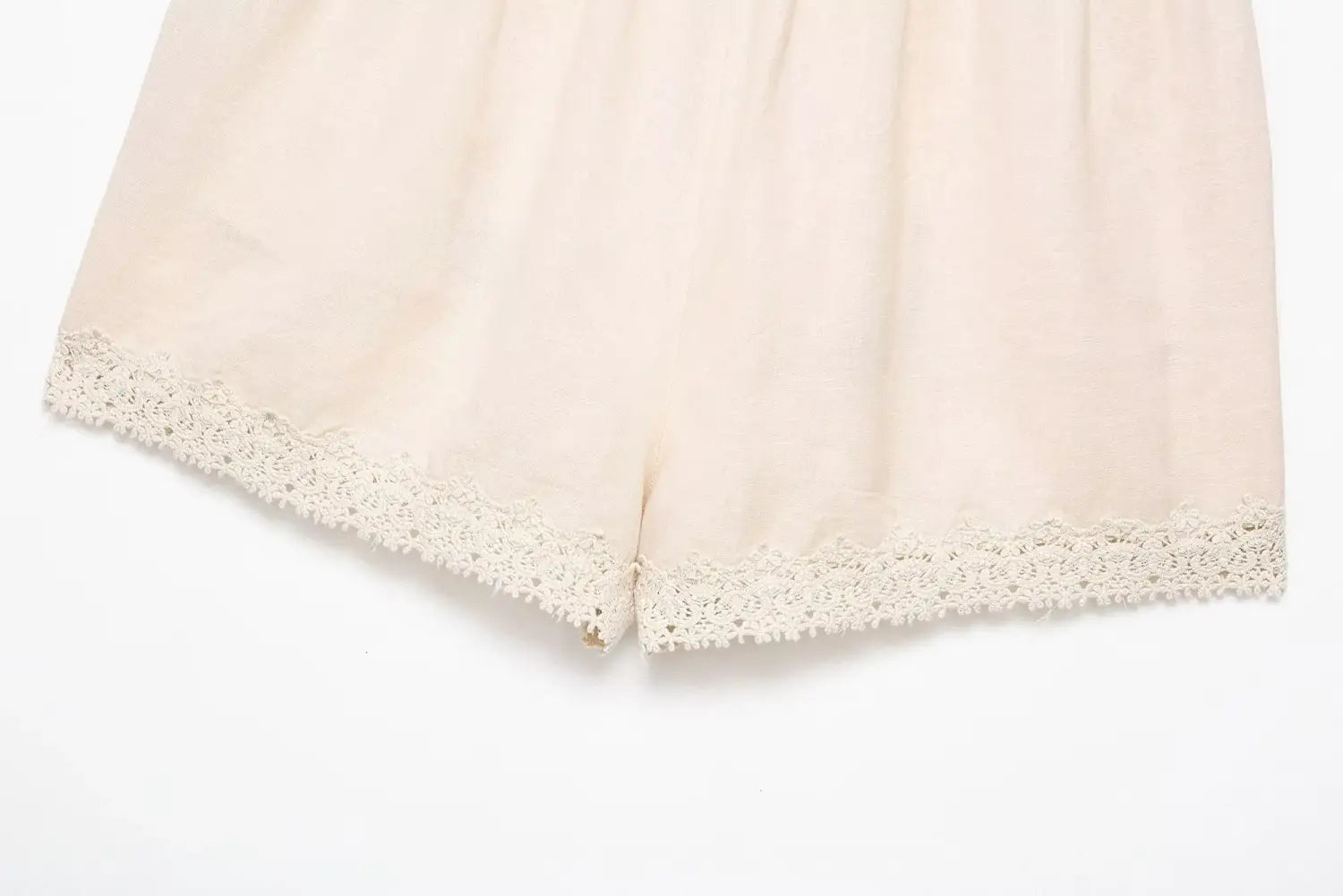 Women’s Casual Retro Flower Embroidered Lace Camisole Top with Versatile Mid-waist Shorts